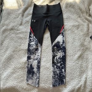 Under Armour breathelux leggings, small